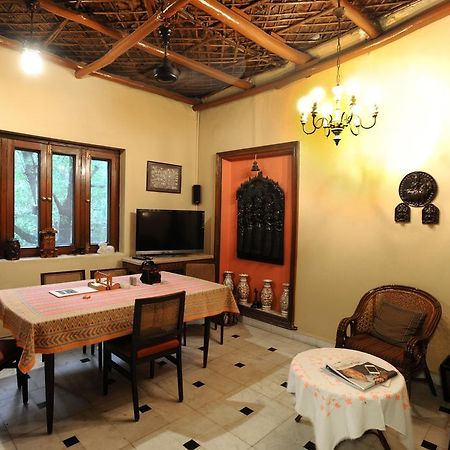 Master Bed And Breakfast Нью-Дели Экстерьер фото