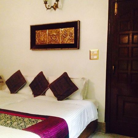 Master Bed And Breakfast Нью-Дели Номер фото